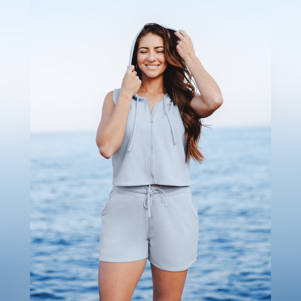 Kindred bravely French Terry Sleeveless Nursing Hoodie French Blue medium Nwt